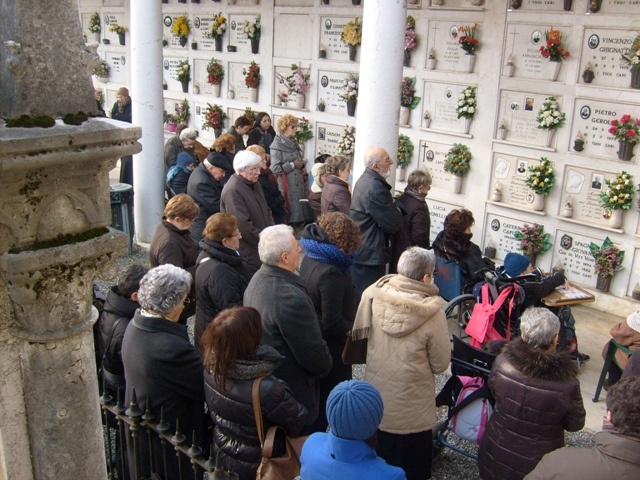 Cimitero chiuso per estumulazioni 